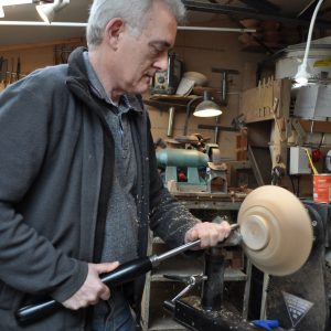 Making a bowl - turning a seasoned bowl